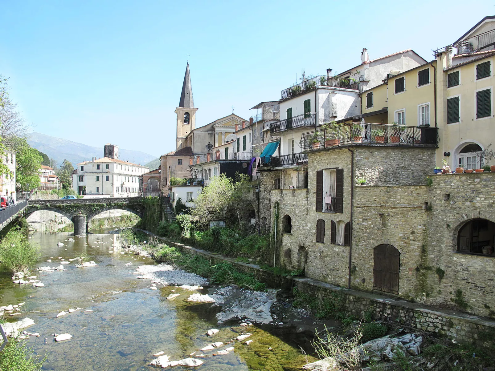 Villa in Borgomaro mit privatem Parkplatz-Umgebung