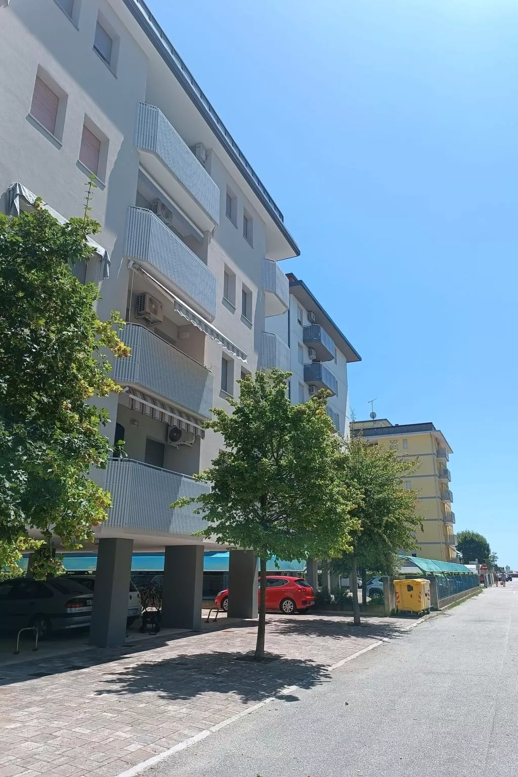 'Lero' mit Terrasse-Dedans