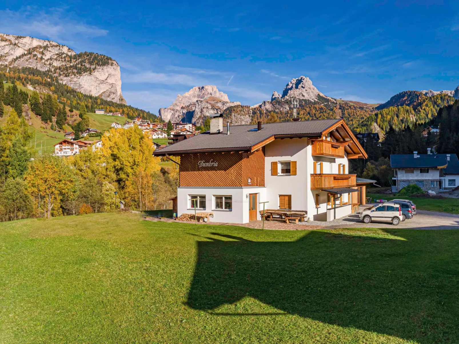 Dumbria Dolomites-Drinnen