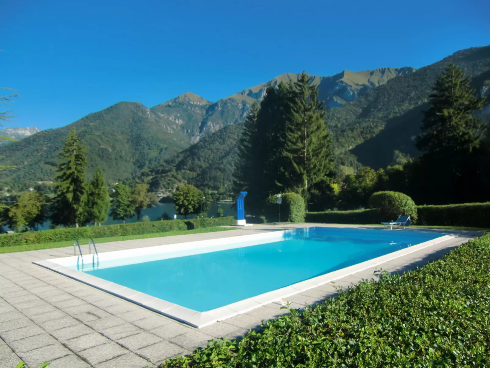 Wohnung mit Pool in der Nähe des Sees-Drinnen