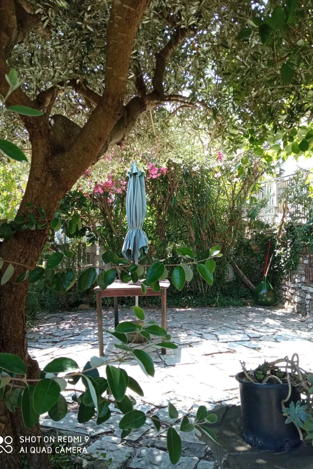 Schönes Ferienhaus mit Garten und Whirlpool-Draußen