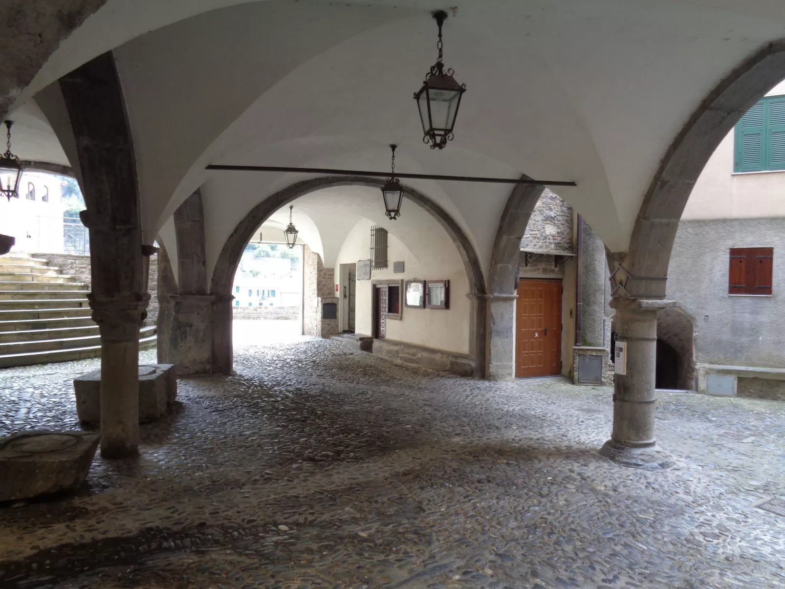 'Medieval House' mit Terrasse-Outside