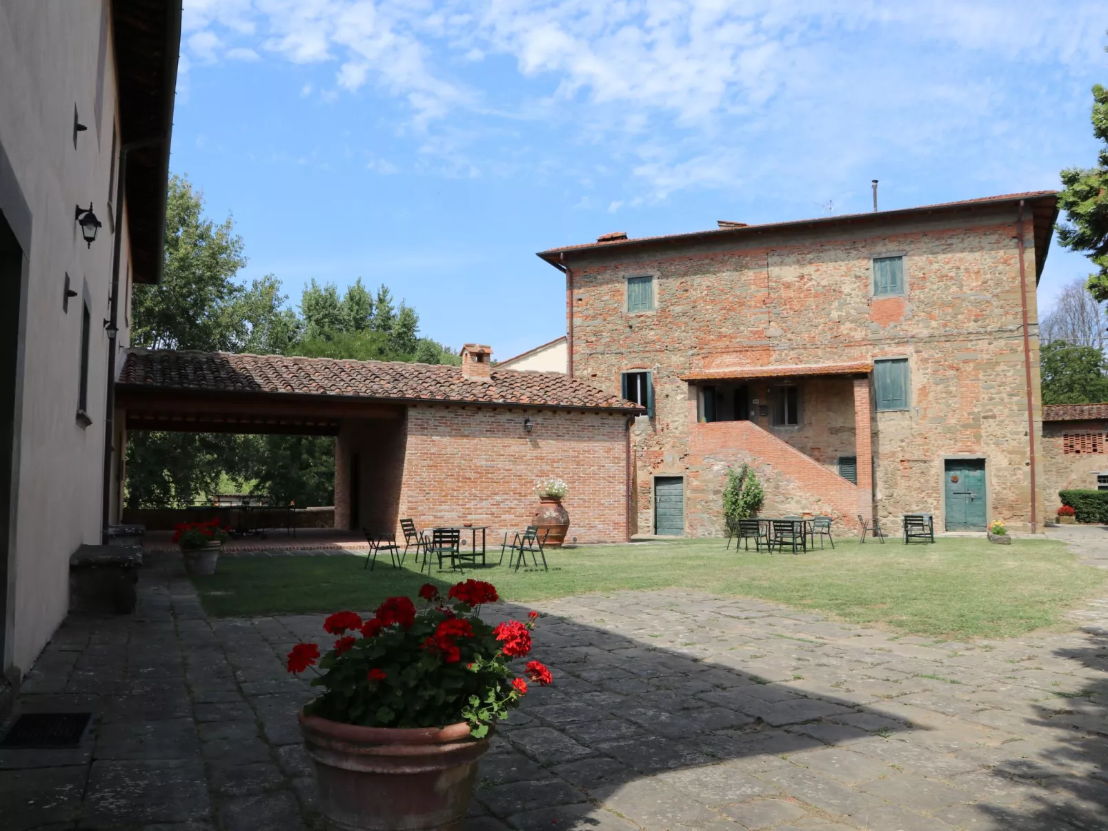 Charmante 1-Zimmer-Wohnung in Reggello-Outside