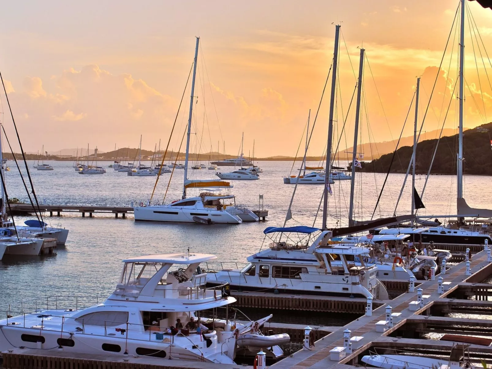 Strandnahes Ferienhaus Hibiscus mit privatem Pool-Draußen