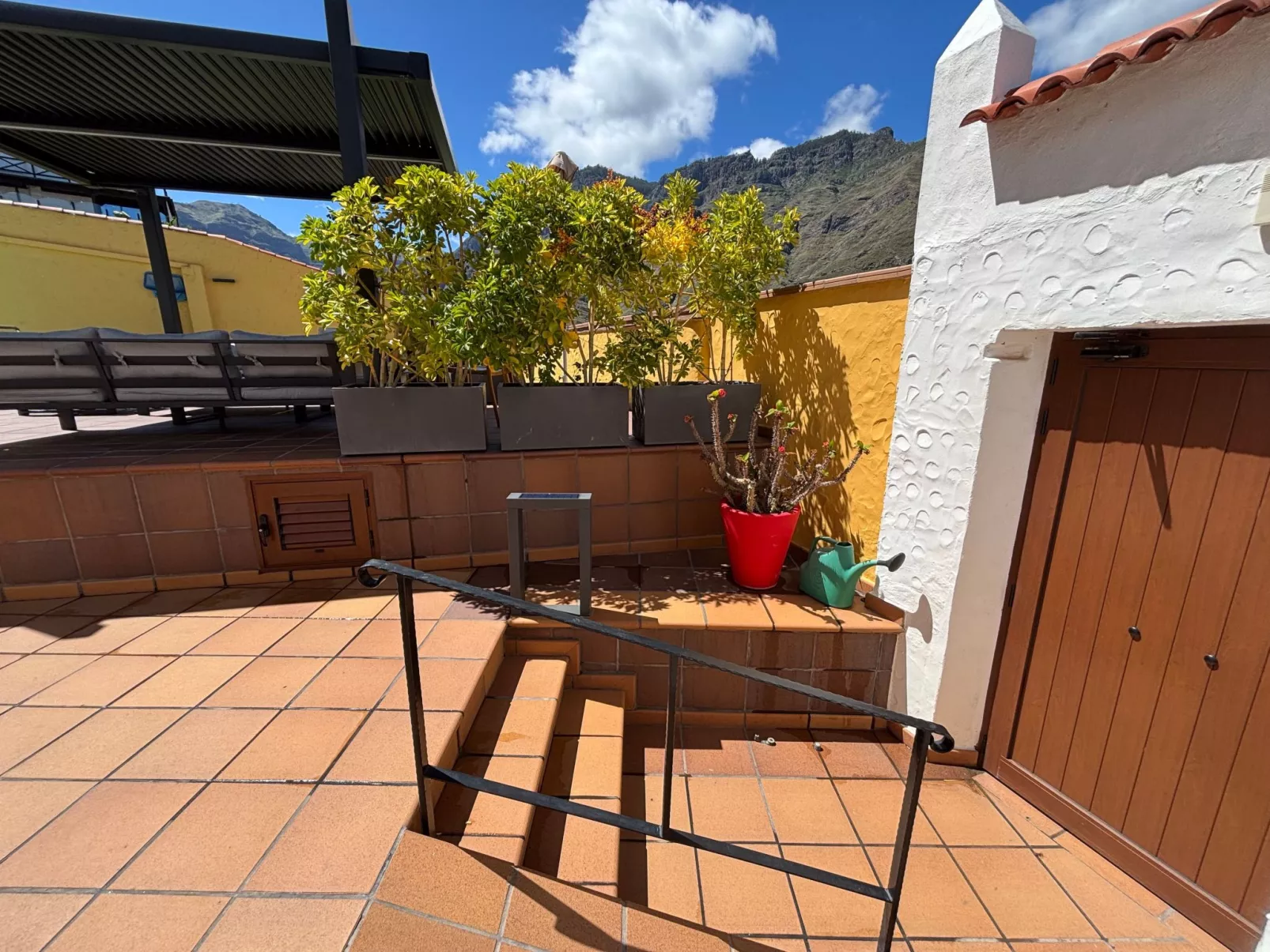 Haus mit beheiztem Schwimmbad, Berg- und Meerbli-Dehors