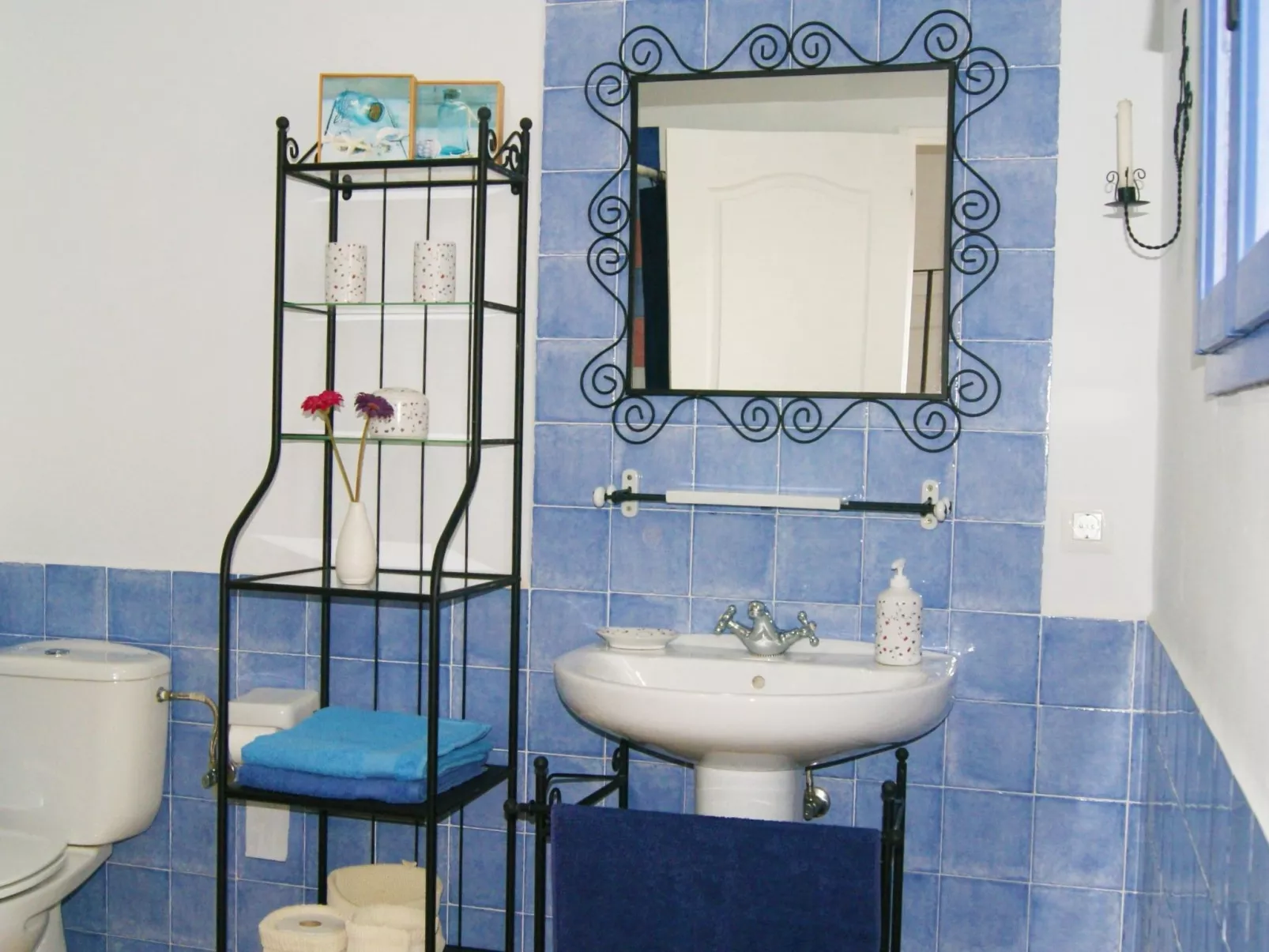 Typisches Haus im Zentrum des Barrio Morisco-Dedans