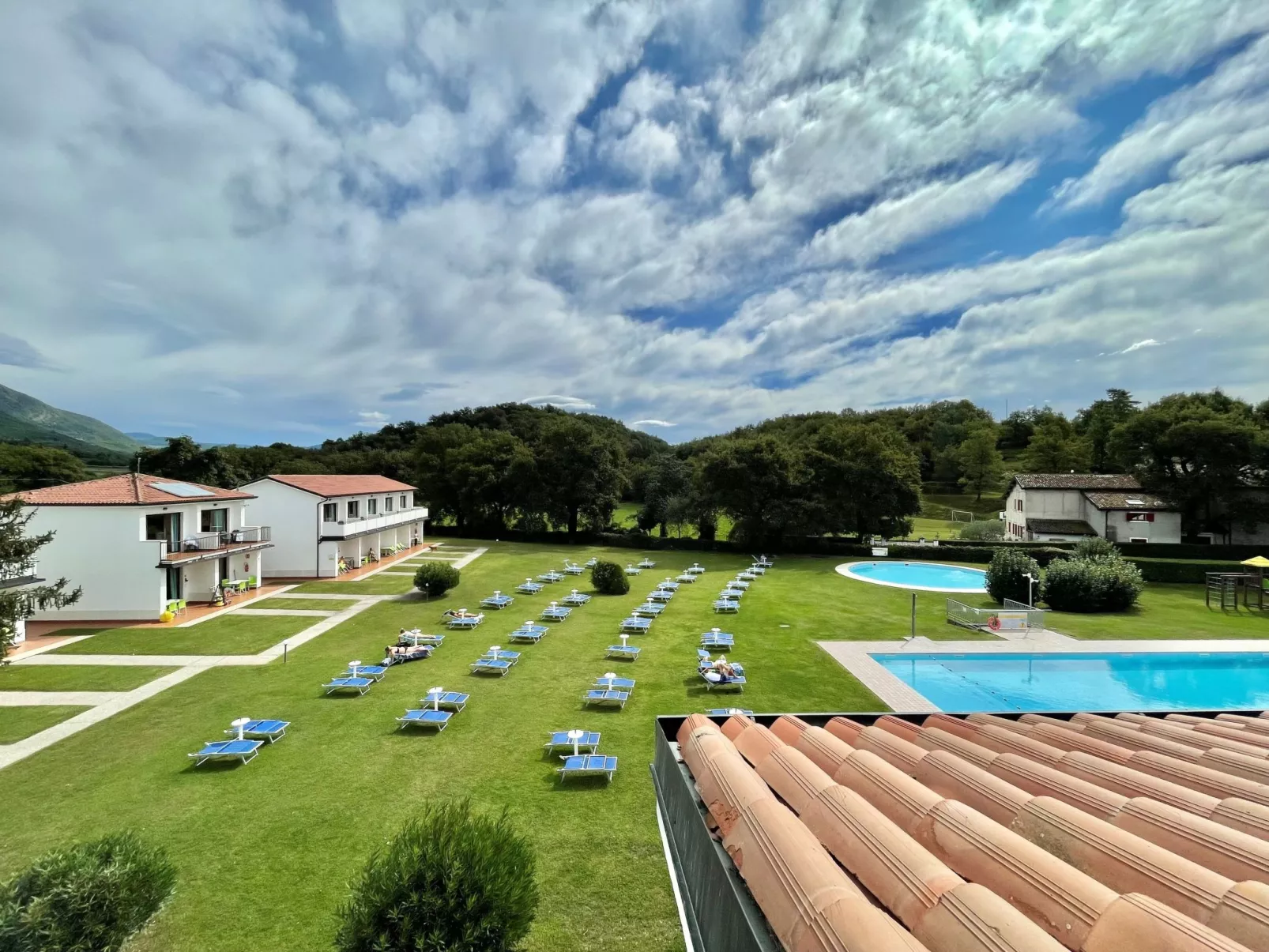 Wohnung in Costermano mit privatem Parkplatz-Dehors