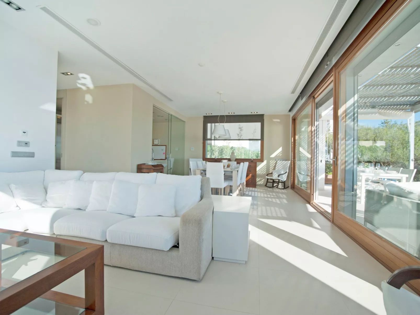 Majestätische Villa mit 5 Schlafzimmern und Pool direkt am Meer-Image-tags.info