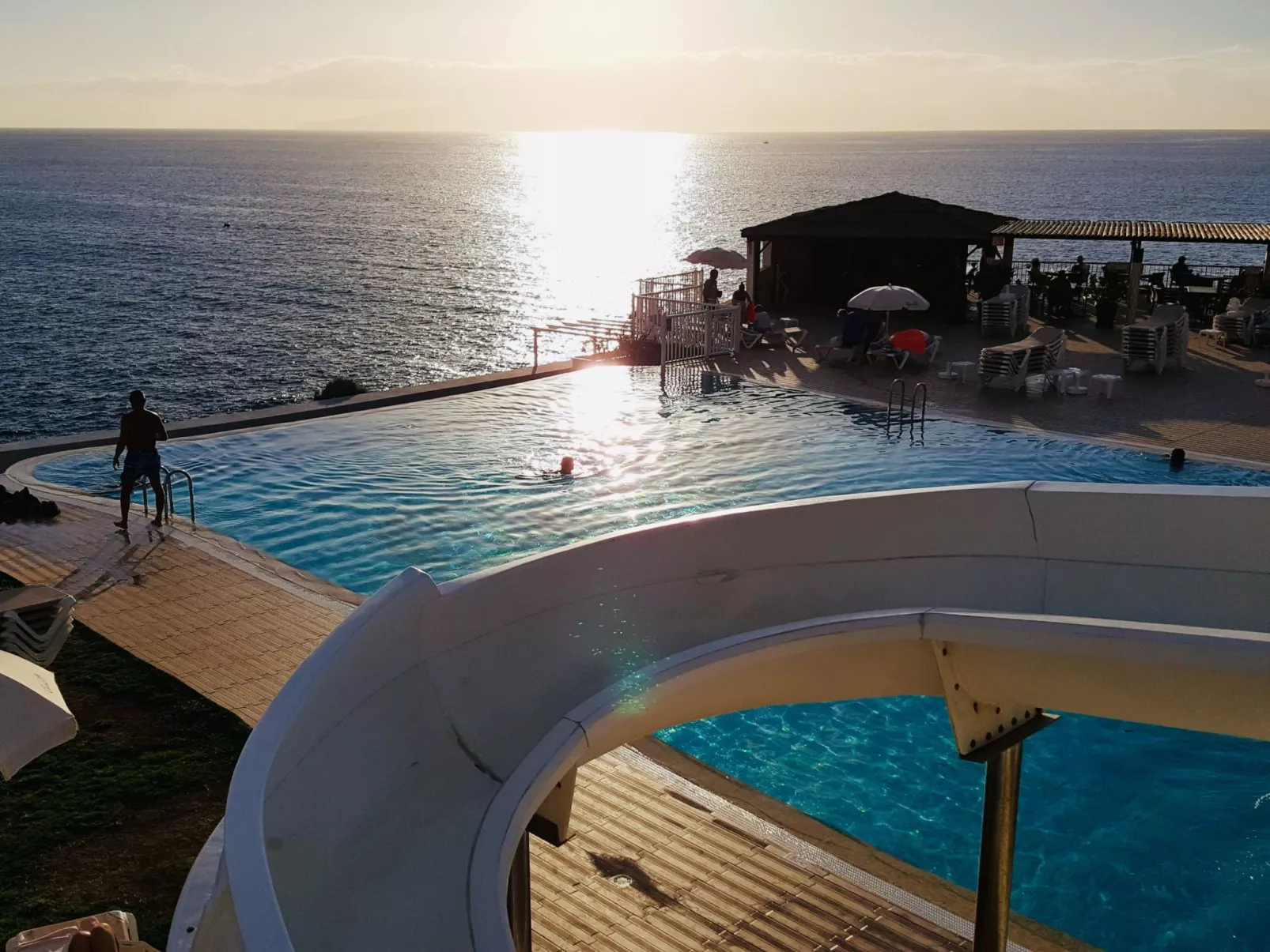 Wohnung mit Aussicht auf Meer und Klippen-Drinnen