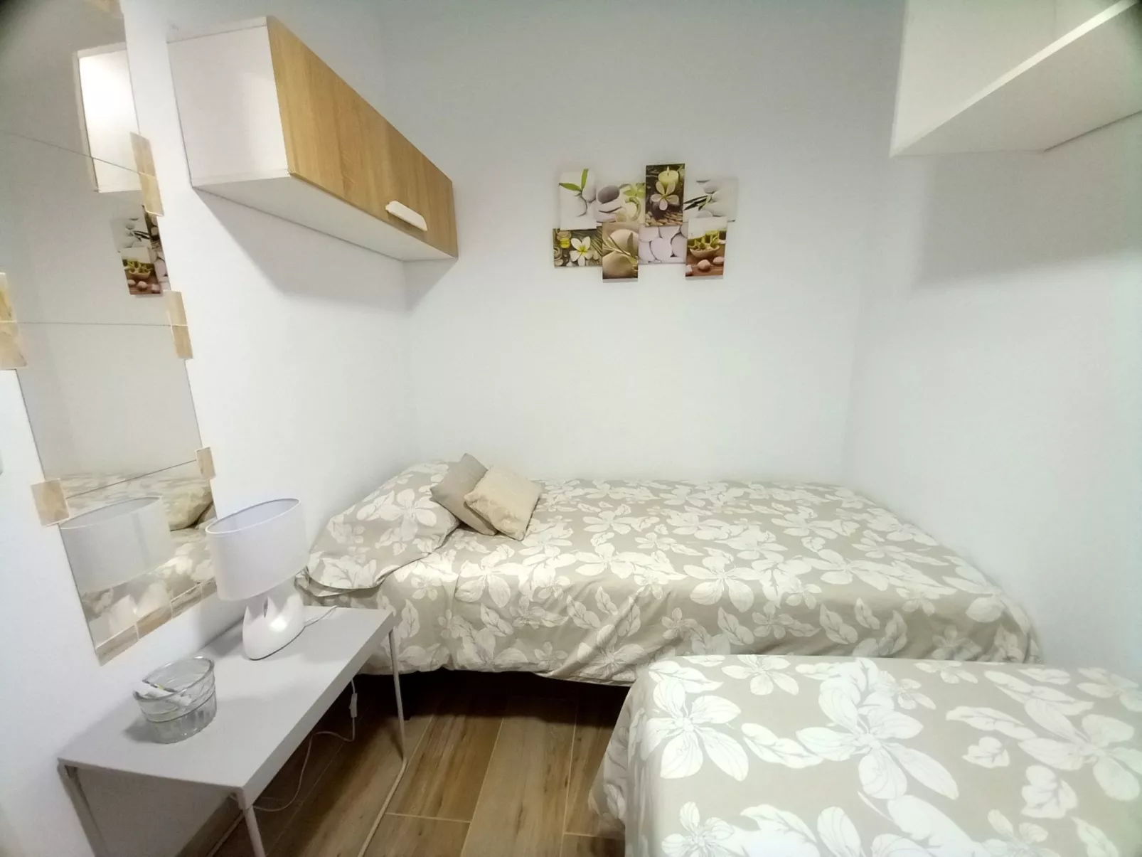 "Lagos de Miramar Deluxe-Drinnen