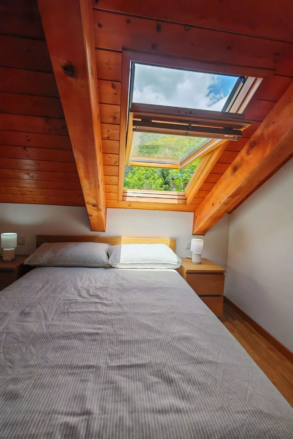 Aüt 3 Dachgeschosswohnung in Vall de Boí-Inside