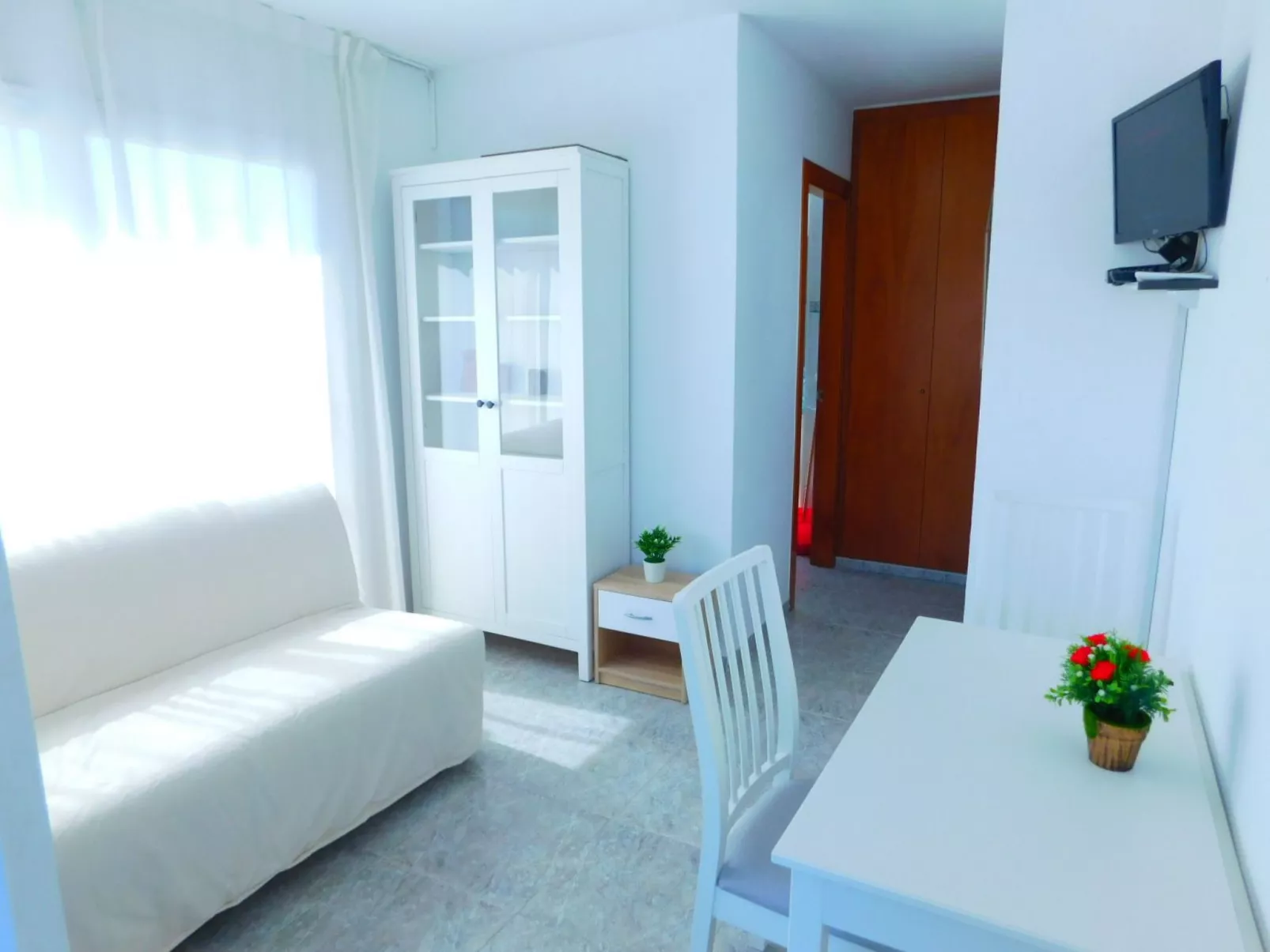 A-241 Saisonale Vermietung Studio Roses-Dedans