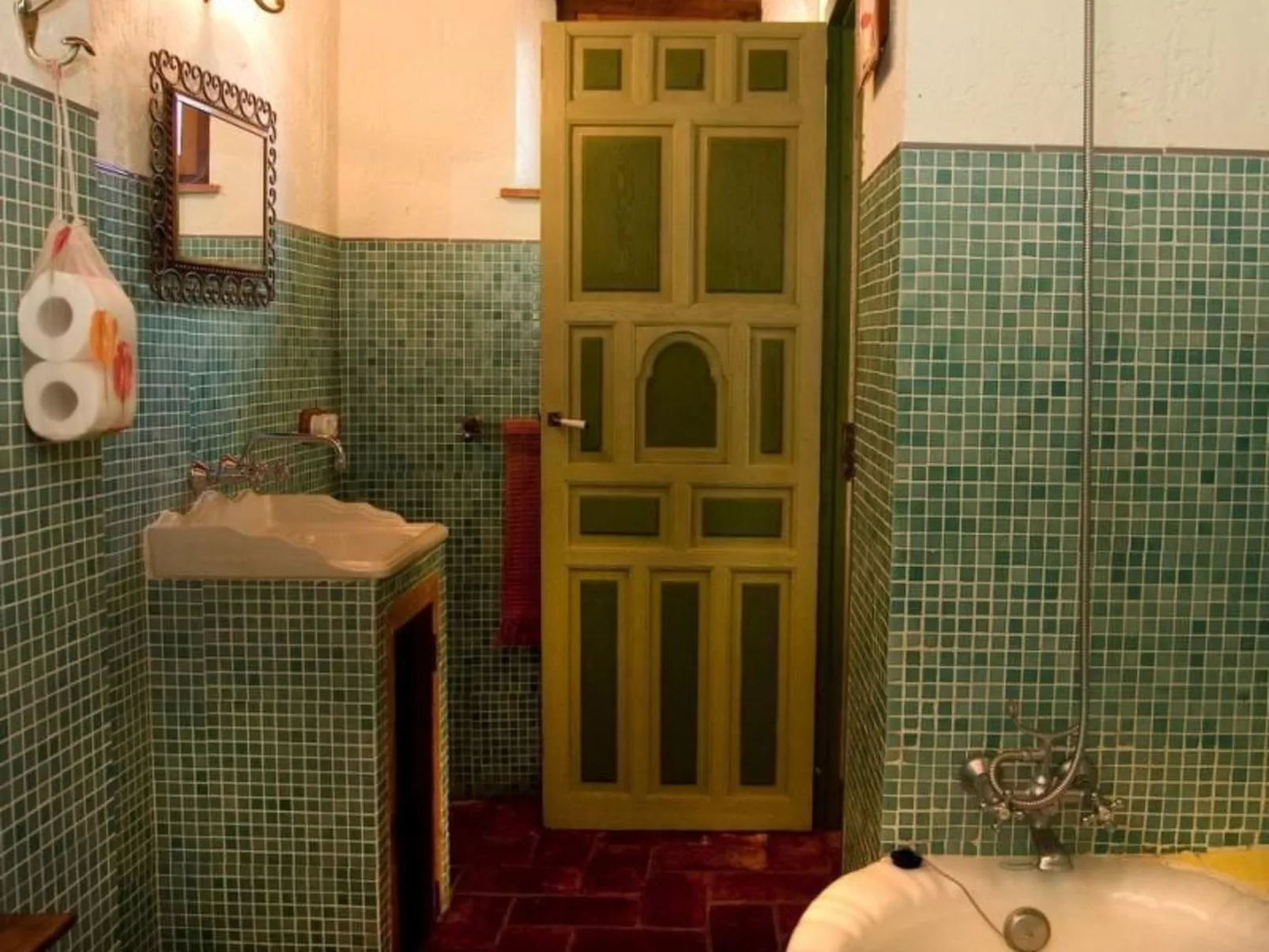 Schönes Steinhaus El Aquila-Image-tags.info