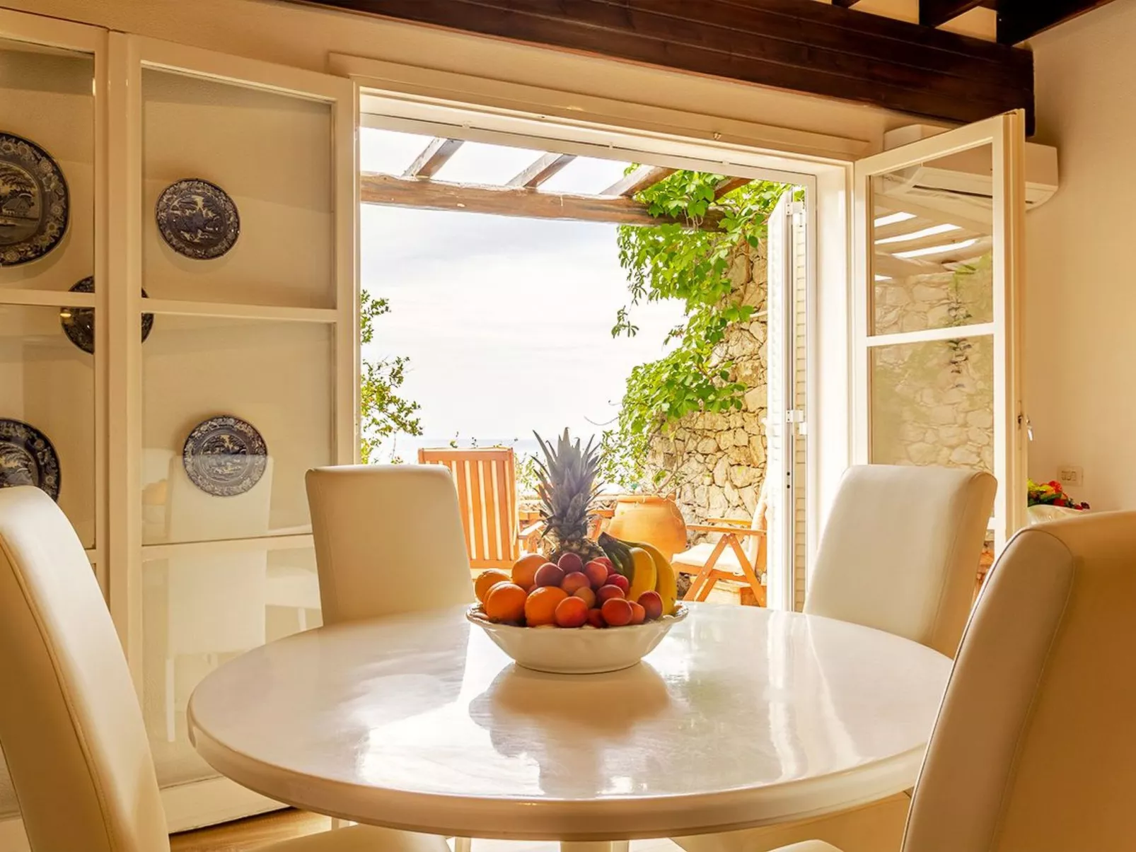 Sea Life in Taormina-Dedans