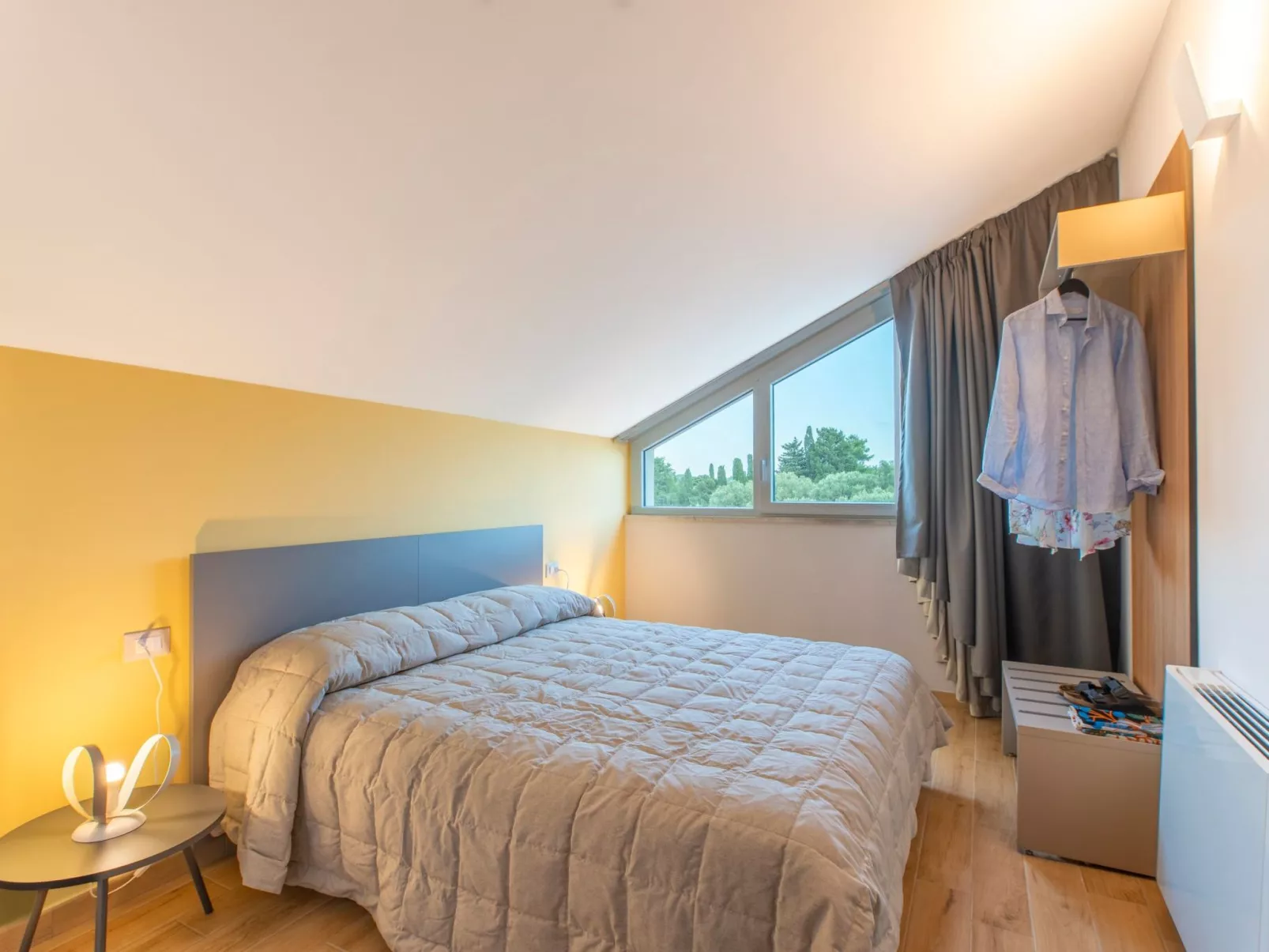 Villa mit Panoramablick auf das Meer, umgeben von der Natur-Dedans