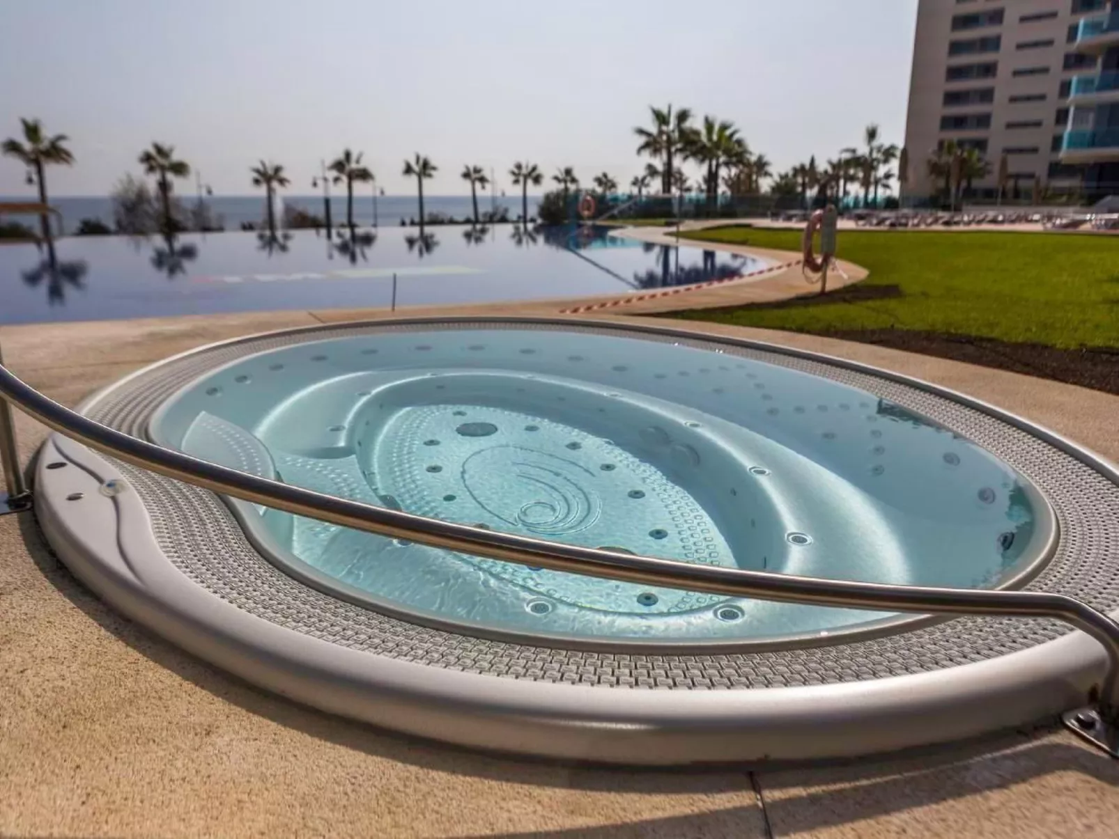 Sea Senses' Suite mit Gemeinschaftspool-Dehors