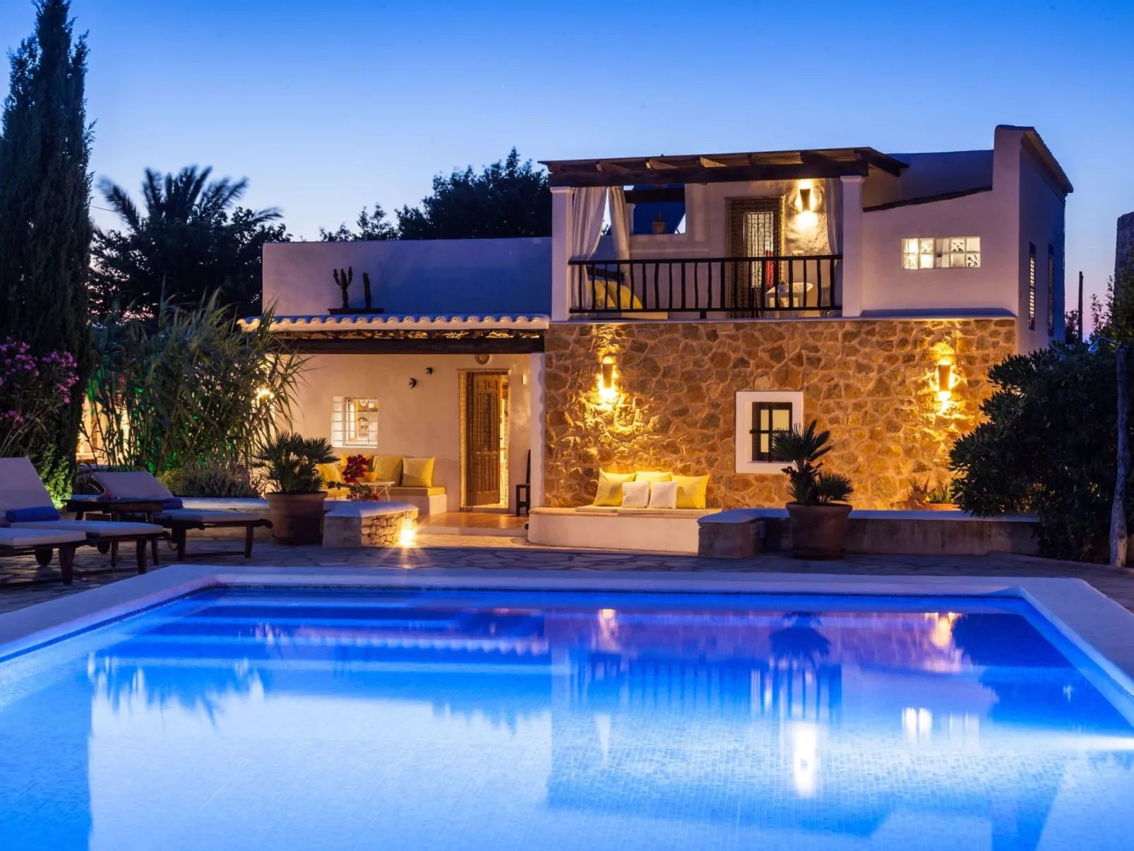 Villa El Palau-Outside