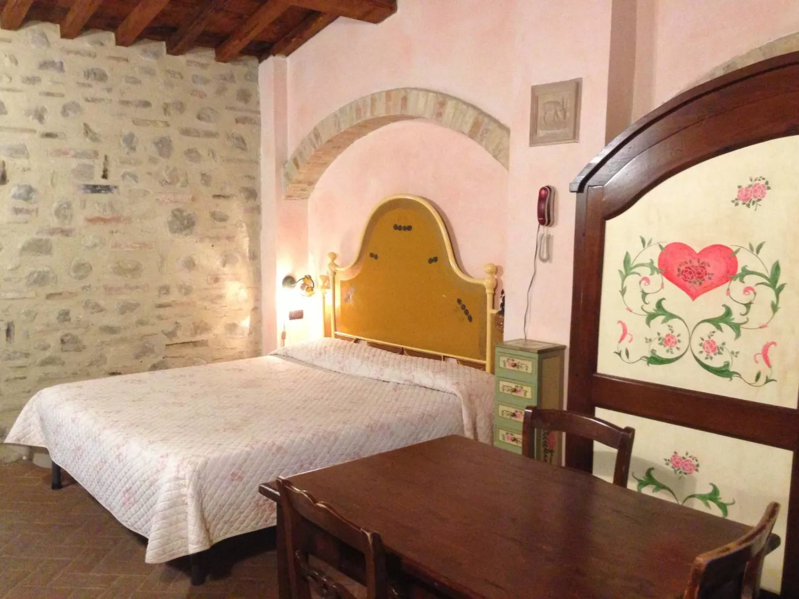 Altes Kloster und eleganter Landsitz-Inside