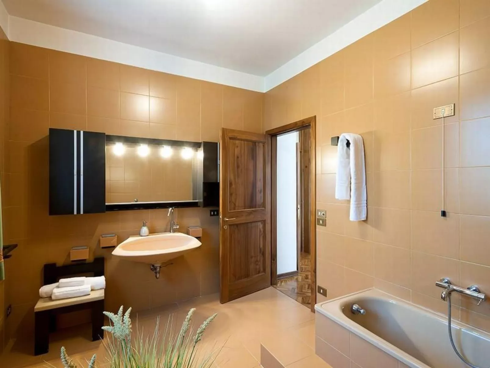 Villa Paola, Marken Urlaub, privater Pool-Image-tags.info