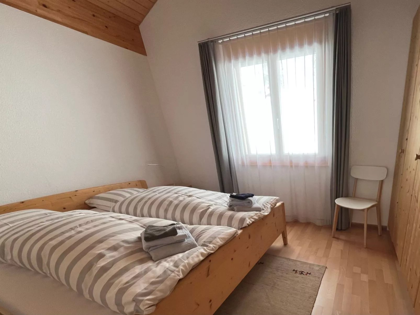 Pfingstweidli 6 Bett Wohnung-Drinnen