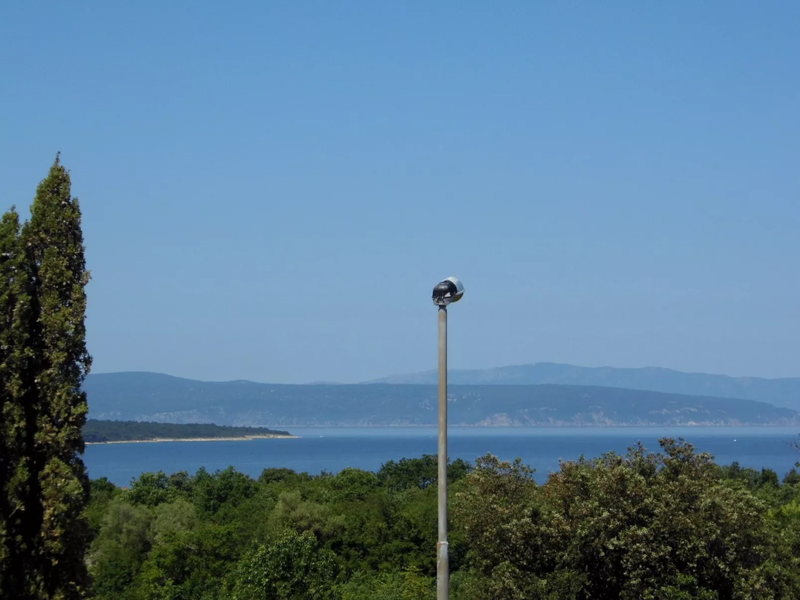 Mit Blick auf das Wasser-Outside