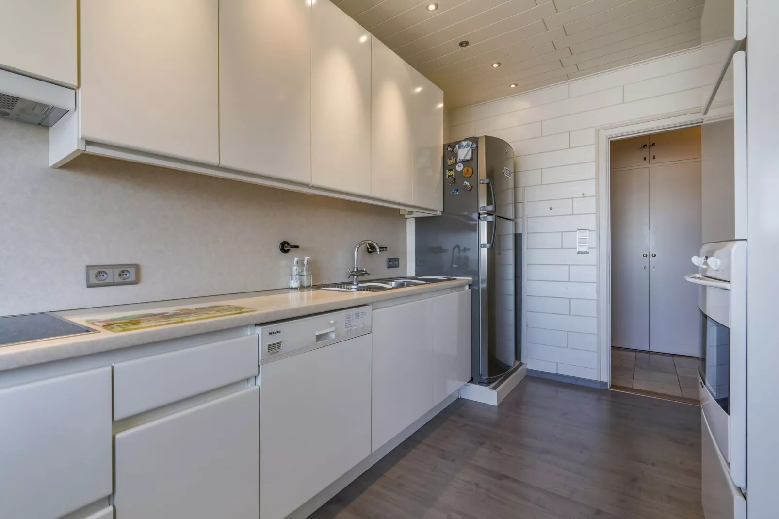 Binnen-Sande 8F-Kitchen