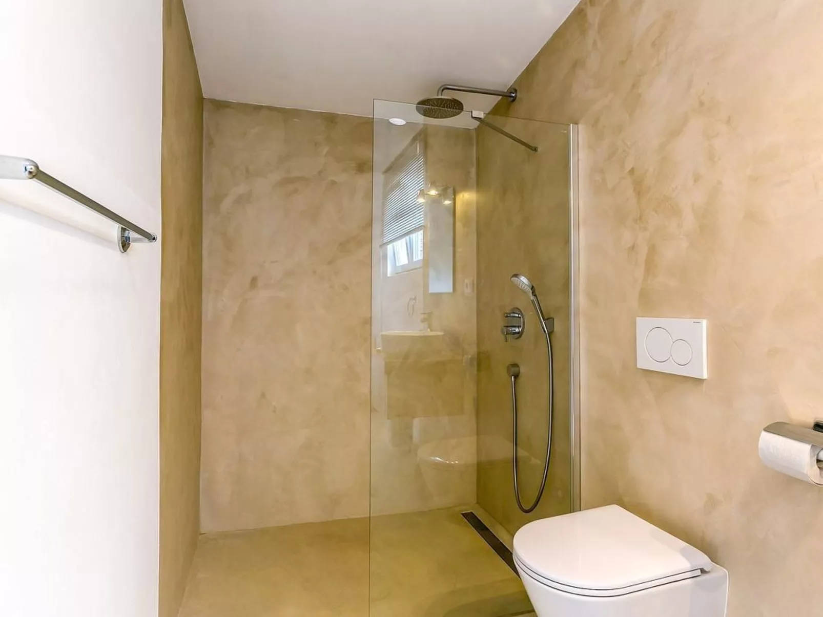 "Elvira" mit Terrasse-Drinnen