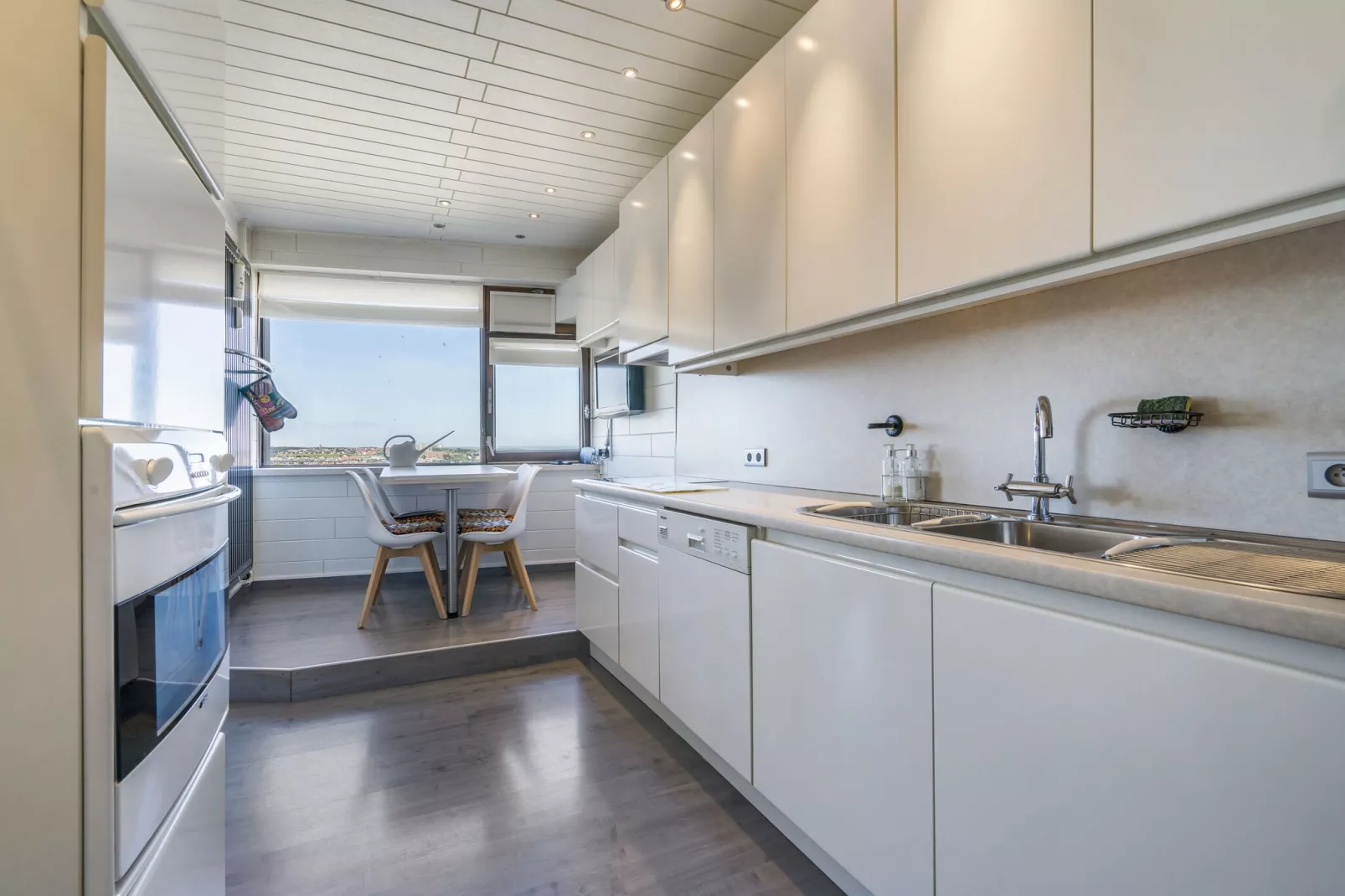 Binnen-Sande 8F-Kitchen