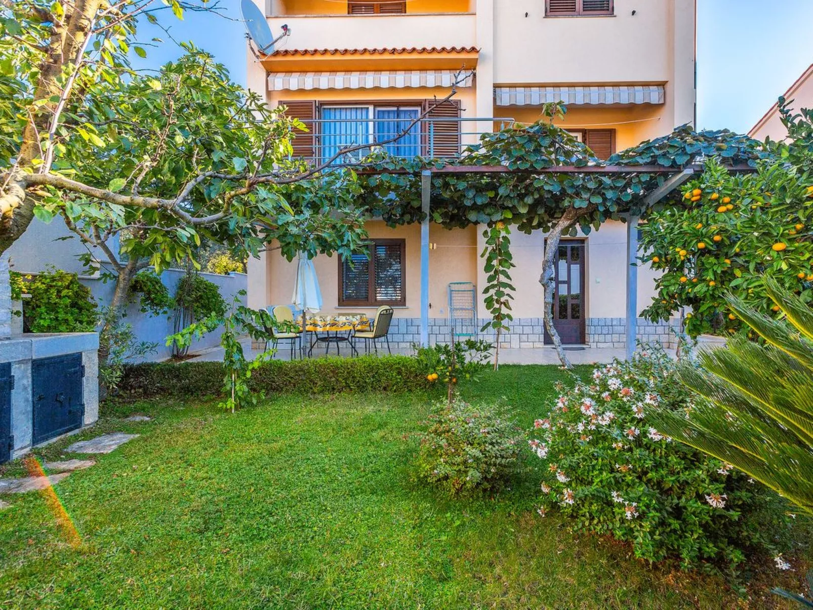 Wohnung "Maretic Veliki" mit Terrasse-Outside