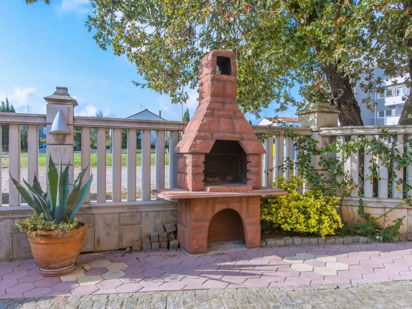 Angenehme Wohnung mit Terrasse und Barbecue-Dehors