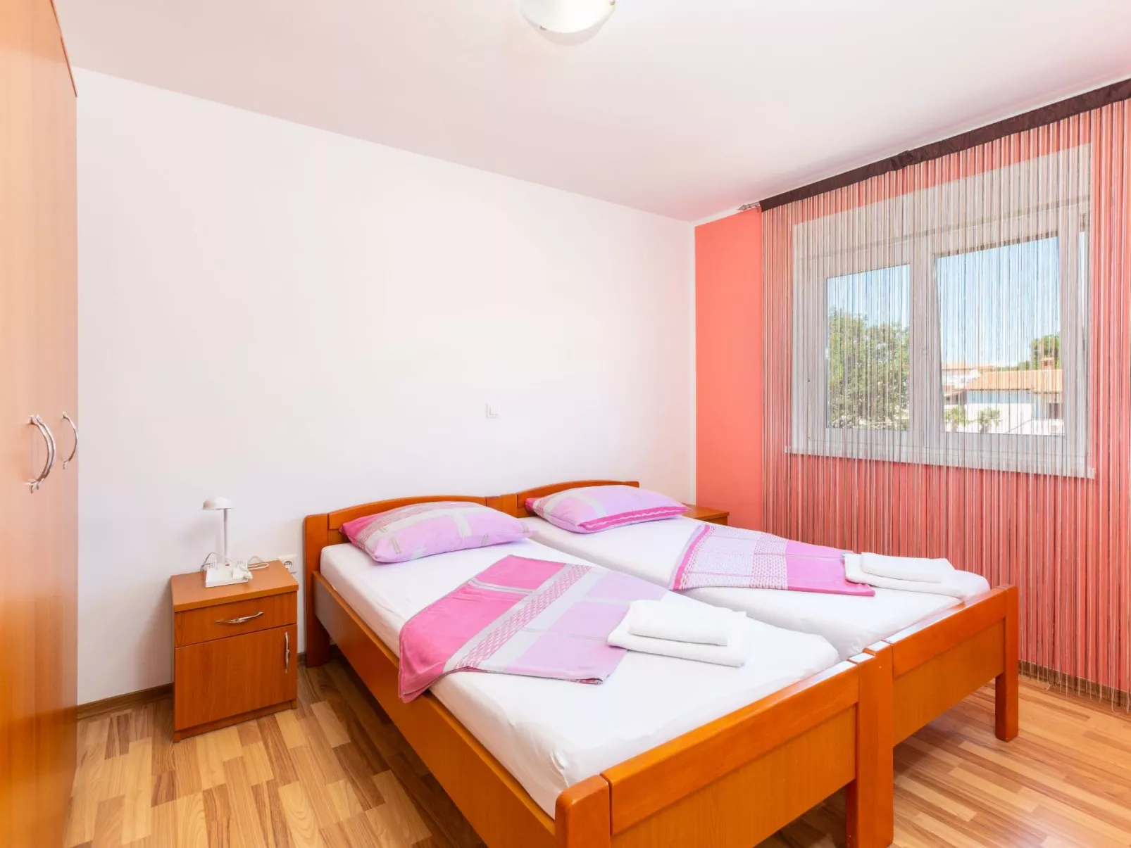 "Dragan 2" mit Balkon-Drinnen