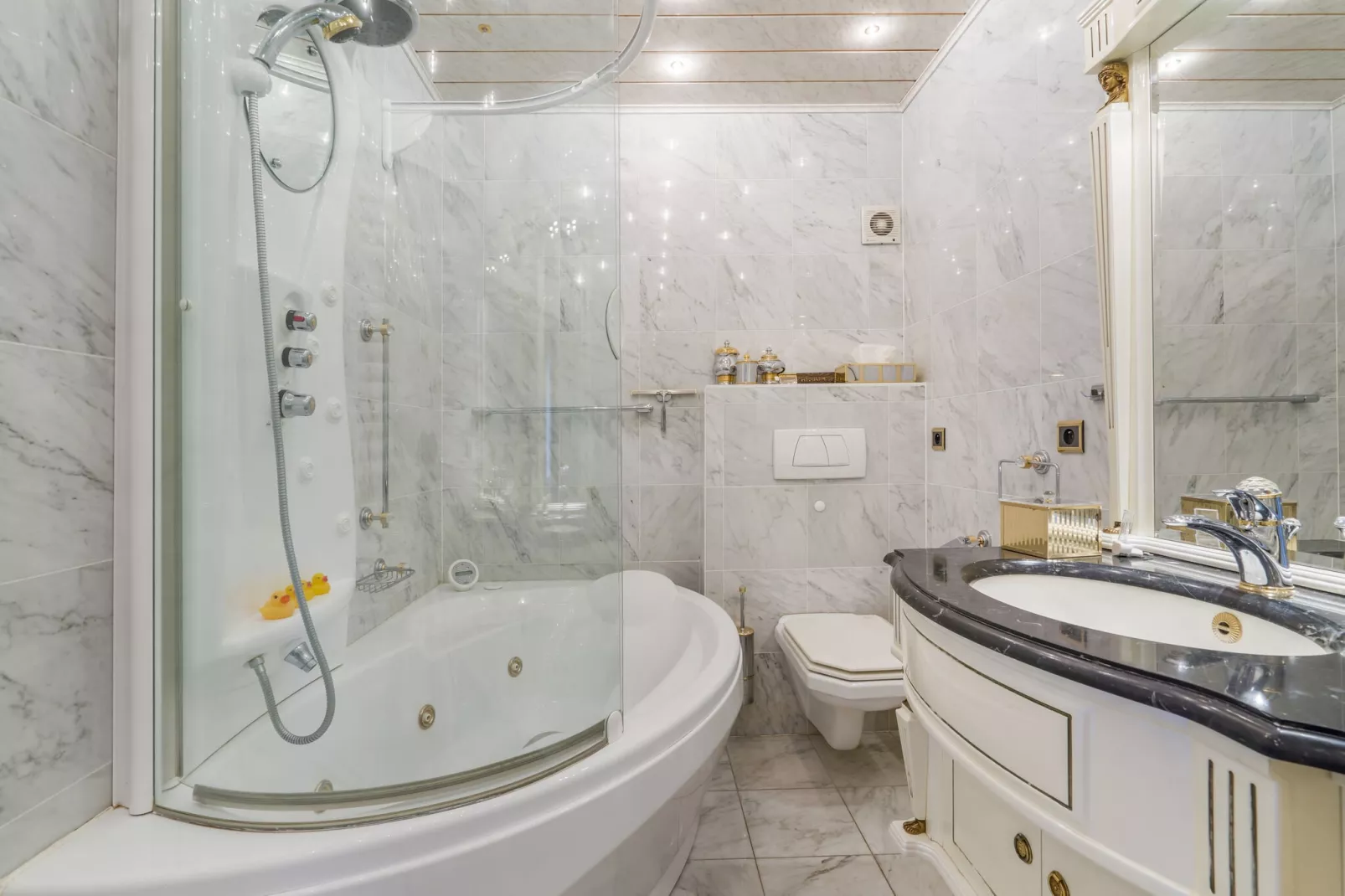 Binnen-Sande 8F-Bathroom