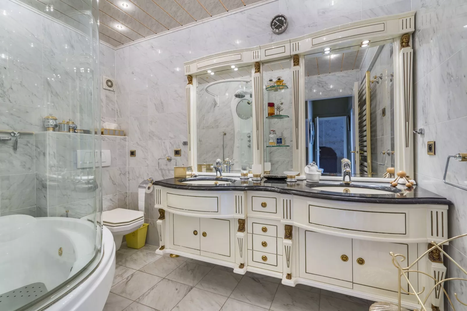 Binnen-Sande 8F-Bathroom