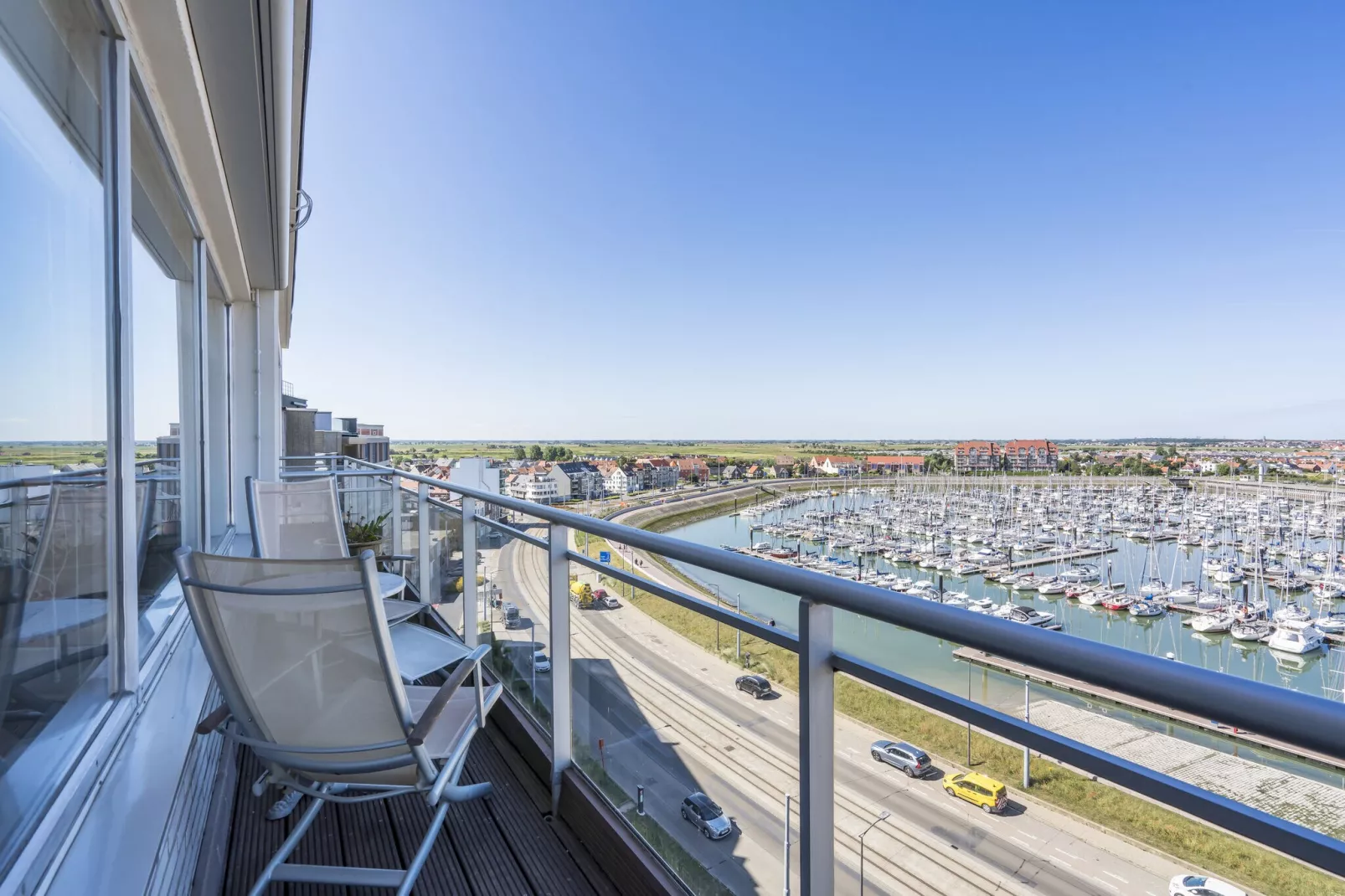 Binnen-Sande 8F-View summer