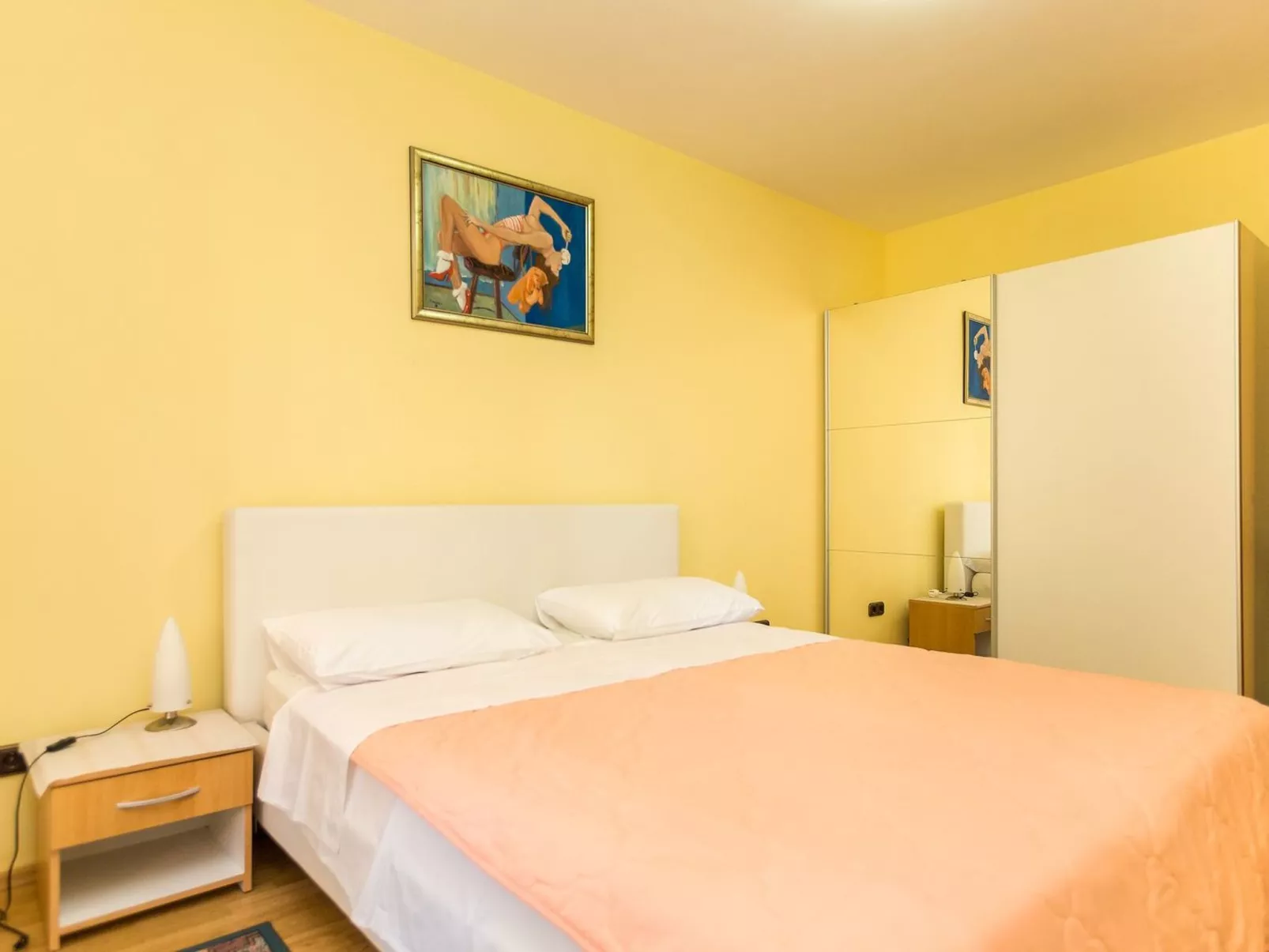 In der Nähe des Sandstrandes-Inside