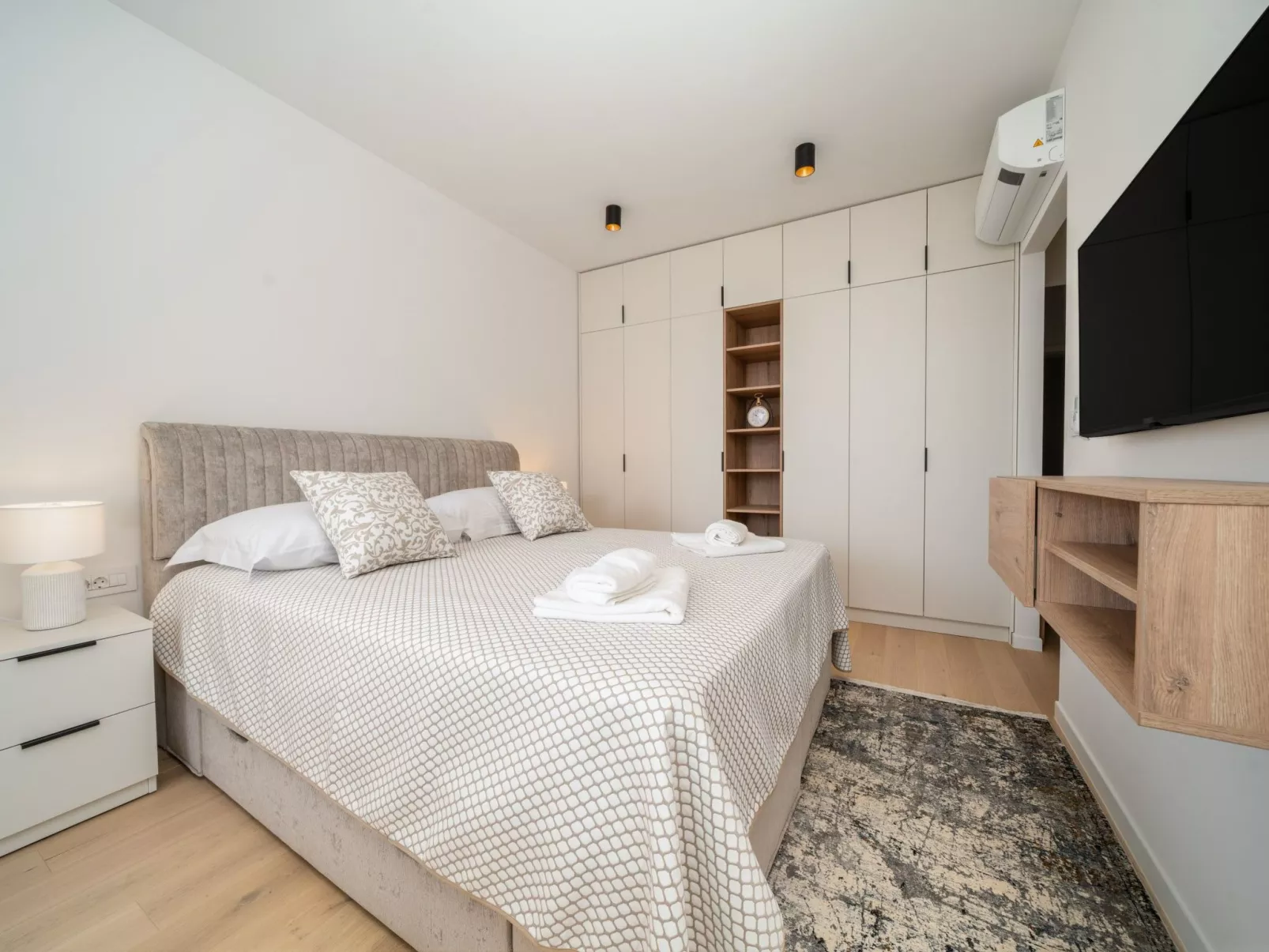 Neue Villa Adore-Drinnen