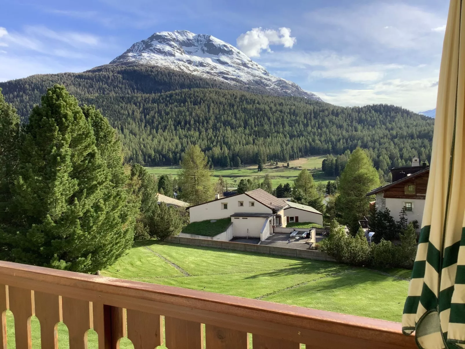 Chesa Auicula-Drinnen