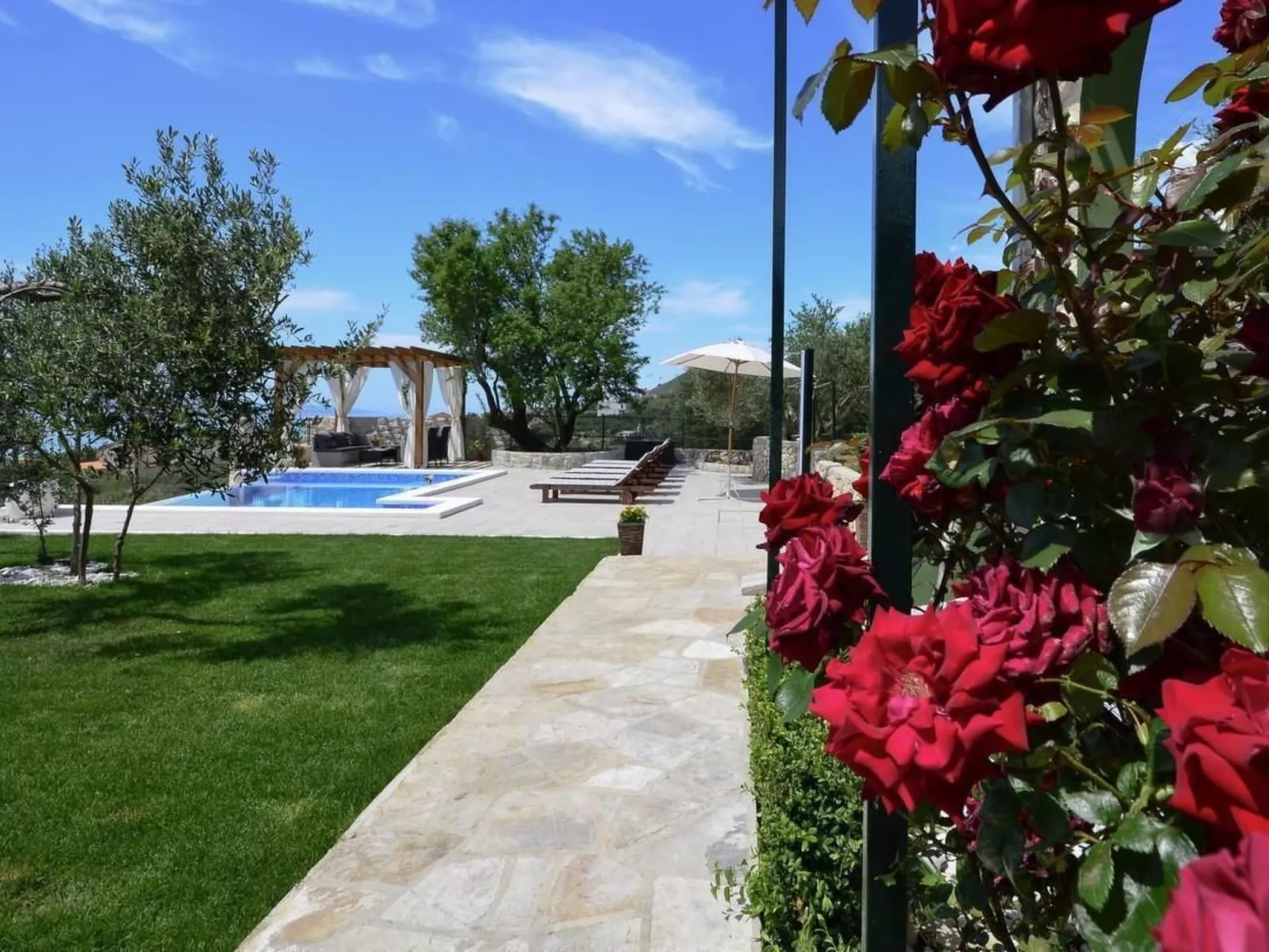 Haus Maria Mendula-Outside