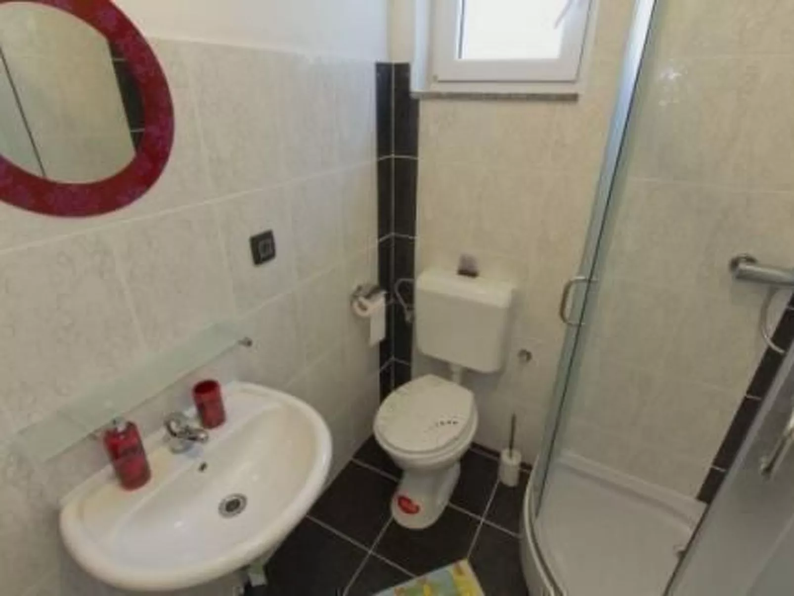 Großes Ferienhaus mit eigenem Pool und Terrasse-Inside