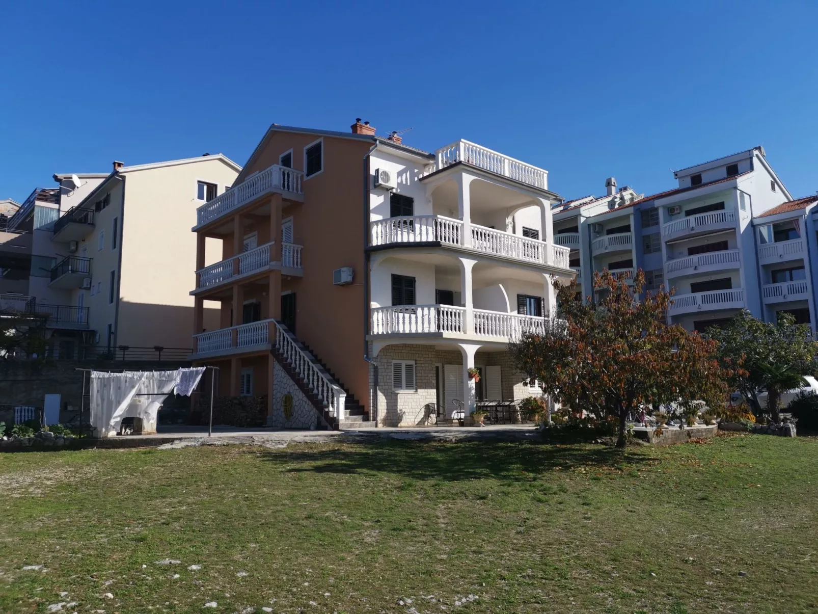 Wohnung mit Terrasse und Meerblick-Dehors