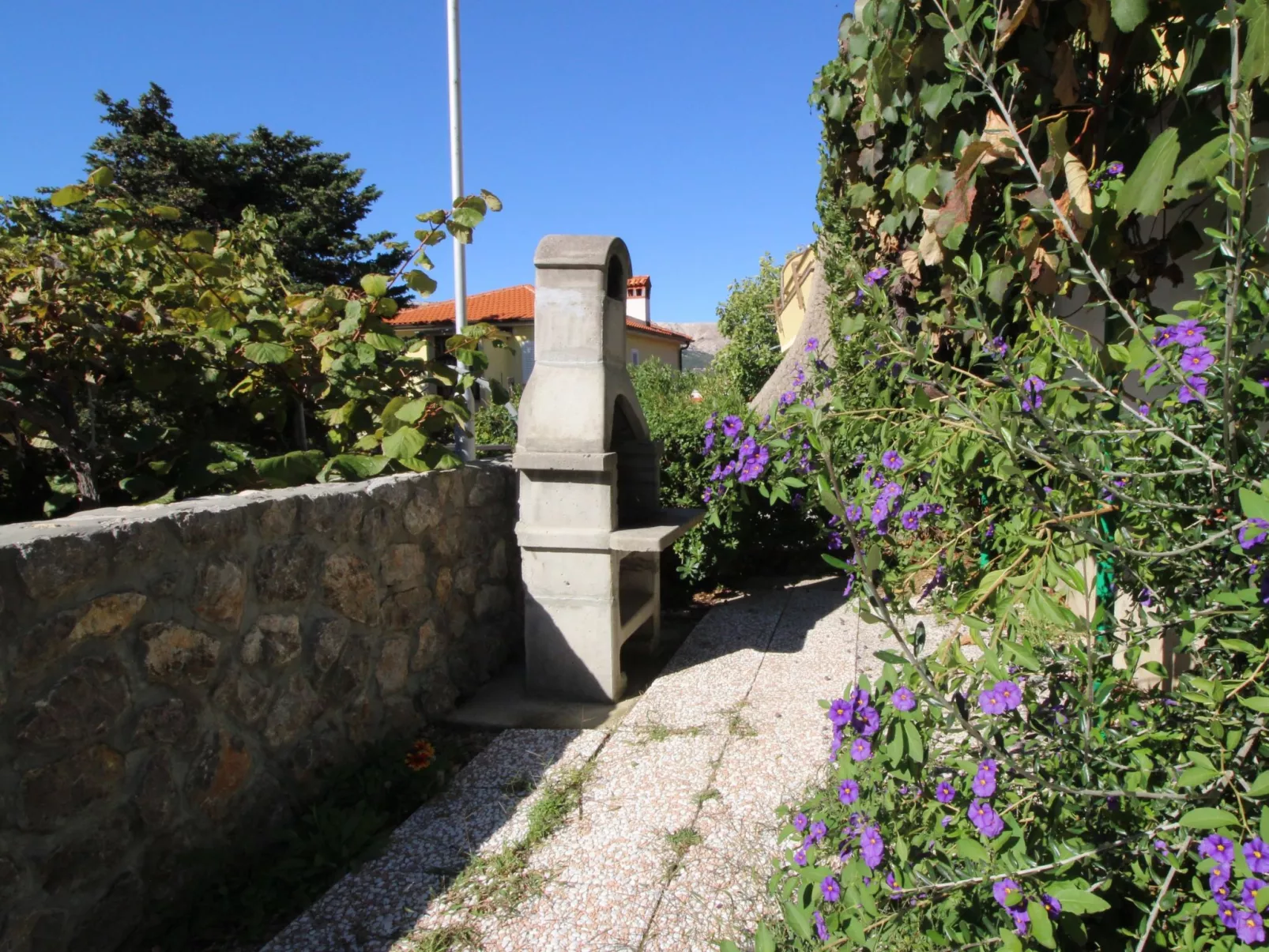 Charmante Wohnung in Baška mit Eigener Terrasse-Outside