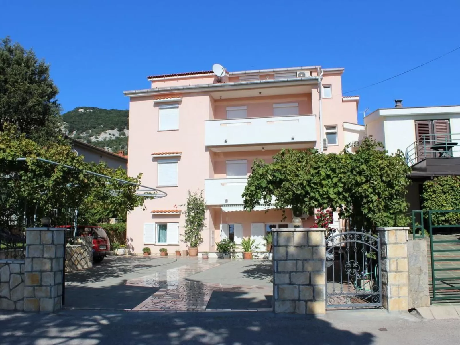 Wohnung in Baška mit Eigenem Balkon-Outside