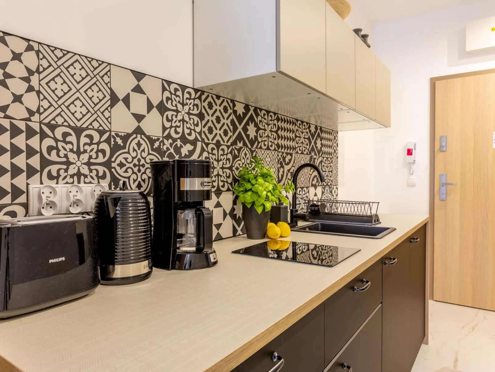 Kormoran in modernem Appartementhaus-Image-tags.info