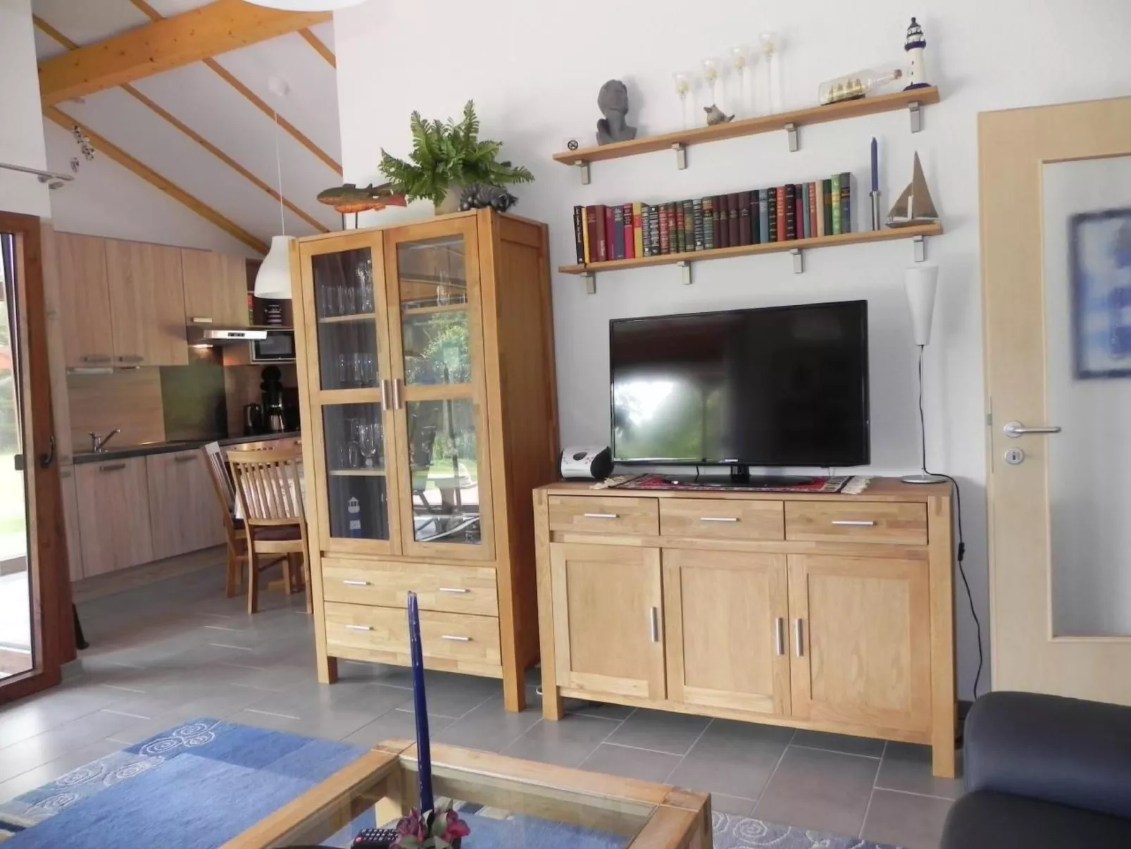 E19 Haus mit Wintergarten, Terrasse und Garten-Drinnen