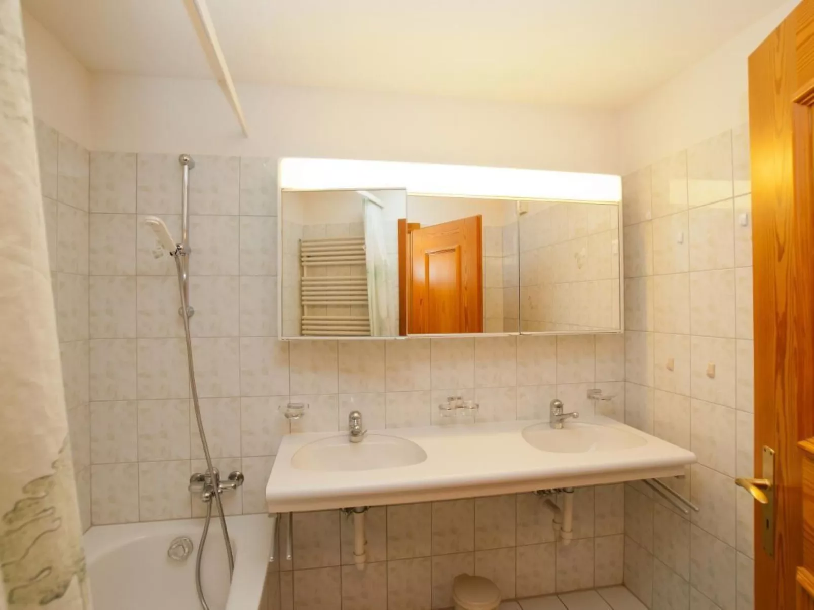 Il balcun tort-Inside