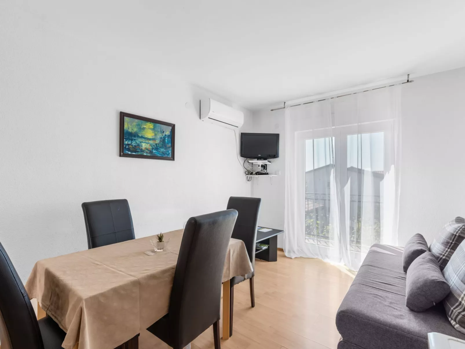 Schöne Ferienwohnung Morena-Inside