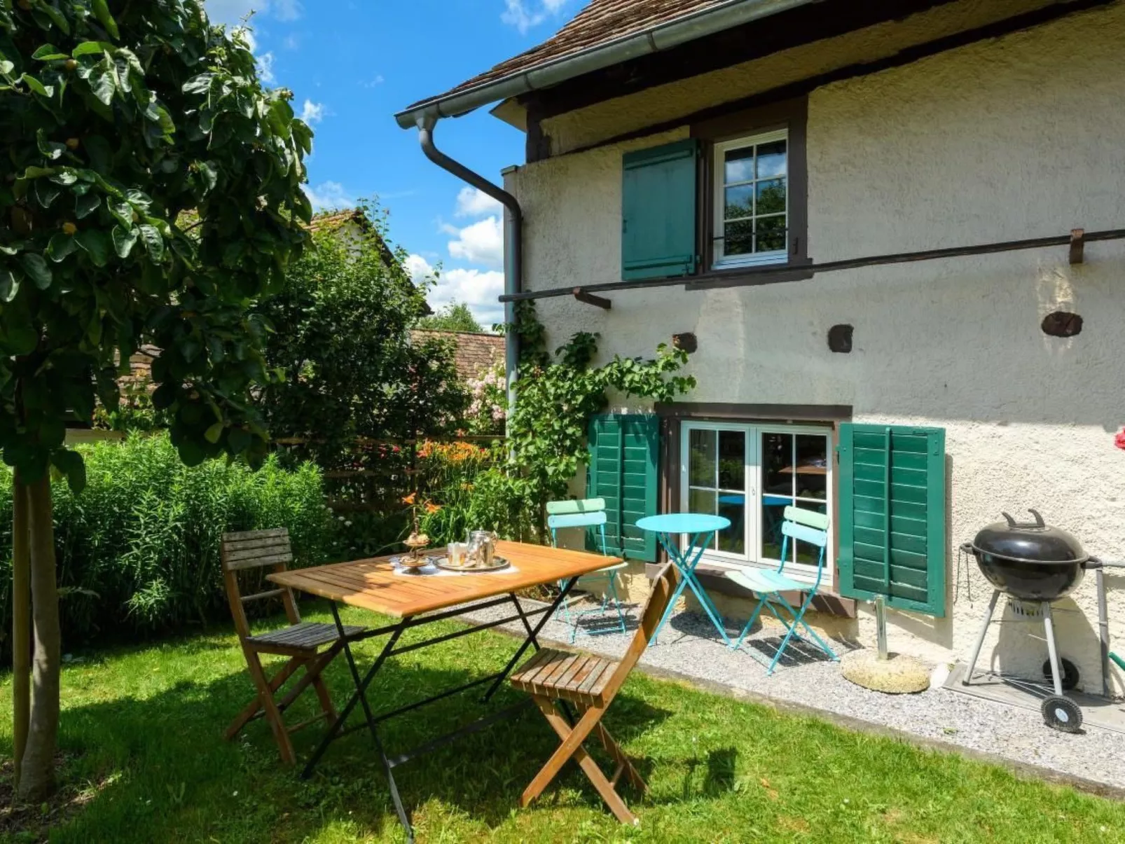 Anna Schmid Puurehuus-Outside