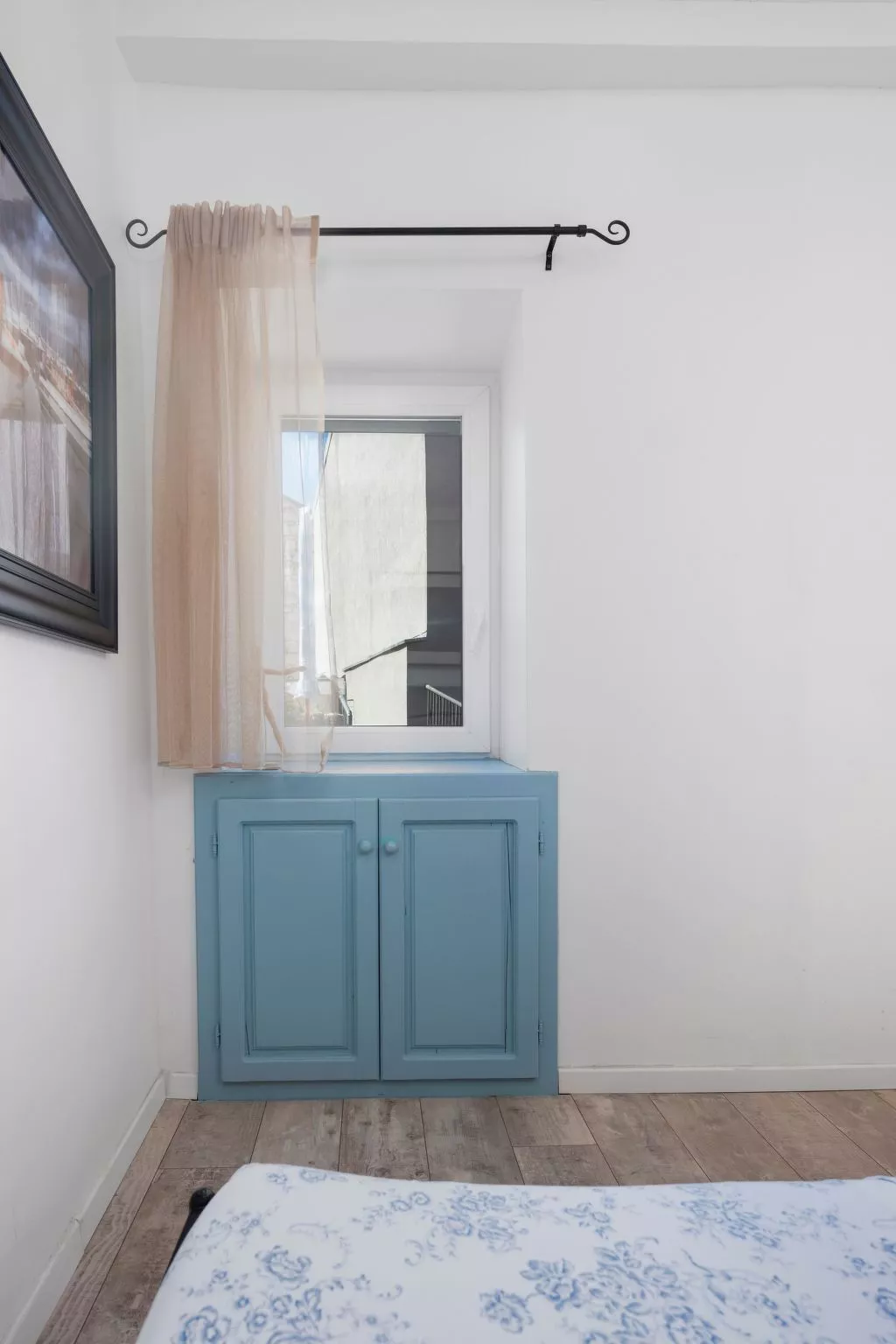 "Hanna" mit Blick auf das Wasser-Drinnen