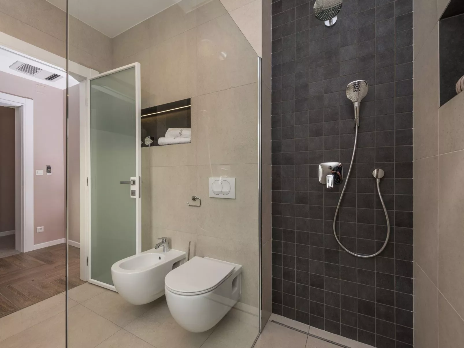 Haus für 9 Personen und 1 Kind in Gornje Rastane-Image-tags.info