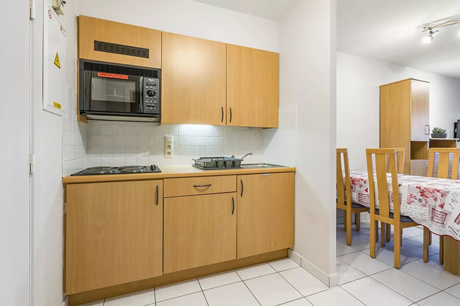 Ocean Suites 815-Kitchen